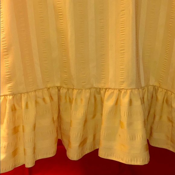 Yellow Sundress With Ruffled Sleeves - Picture 4 of 6